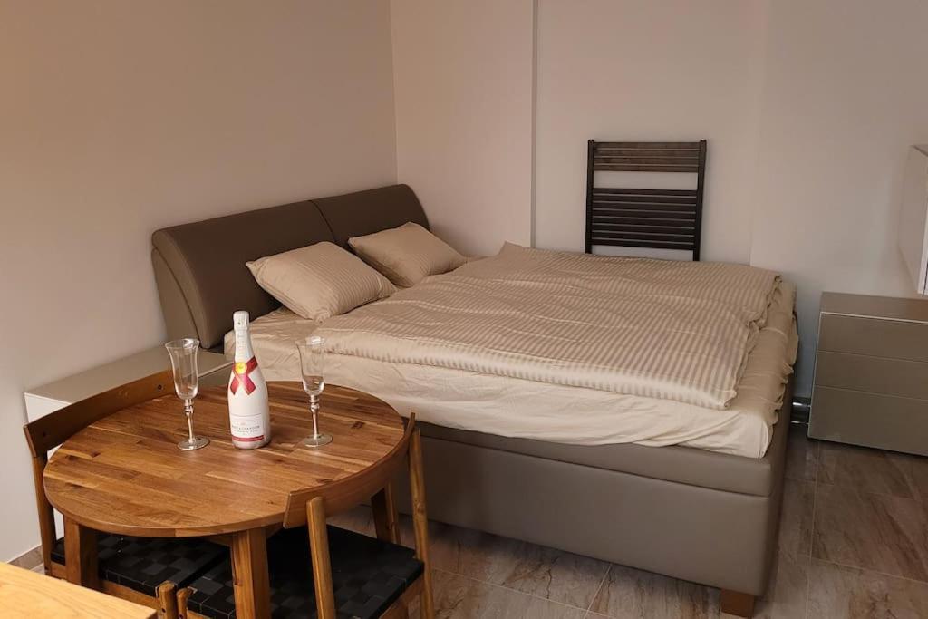 Luxusni Nedaleko Centra Apartamento *