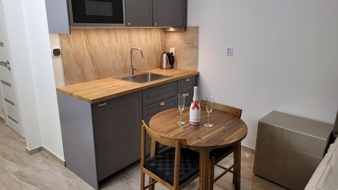Luxusni Nedaleko Centra Apartamento *